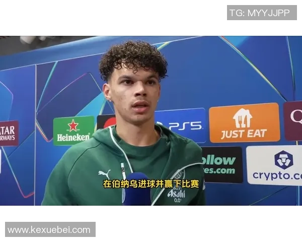 足球巨星训练时刻展示完美身姿 诠释专业精神与坚持不懈的努力