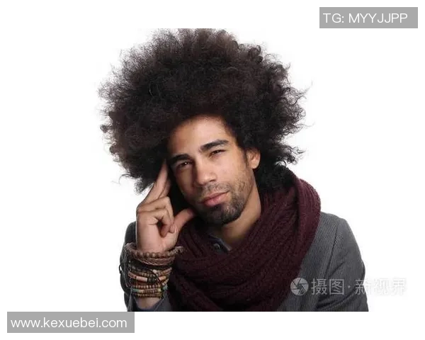 足球黑人球星思考图探索：从历史到未来的荣耀与挑战